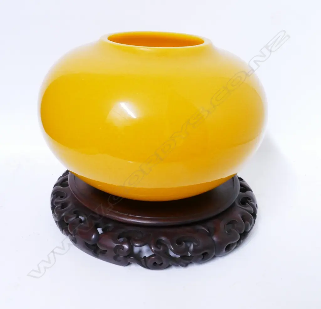 An egg yolk yellow Peking glass bowl Image 1++