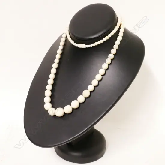 A vintage ivory bead necklace