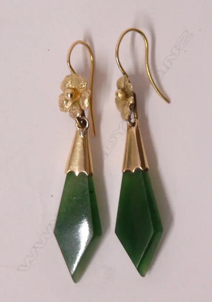 A pair of N.Z. colonial 20ct. yellow gold and greenstone drop earrings Image 1++