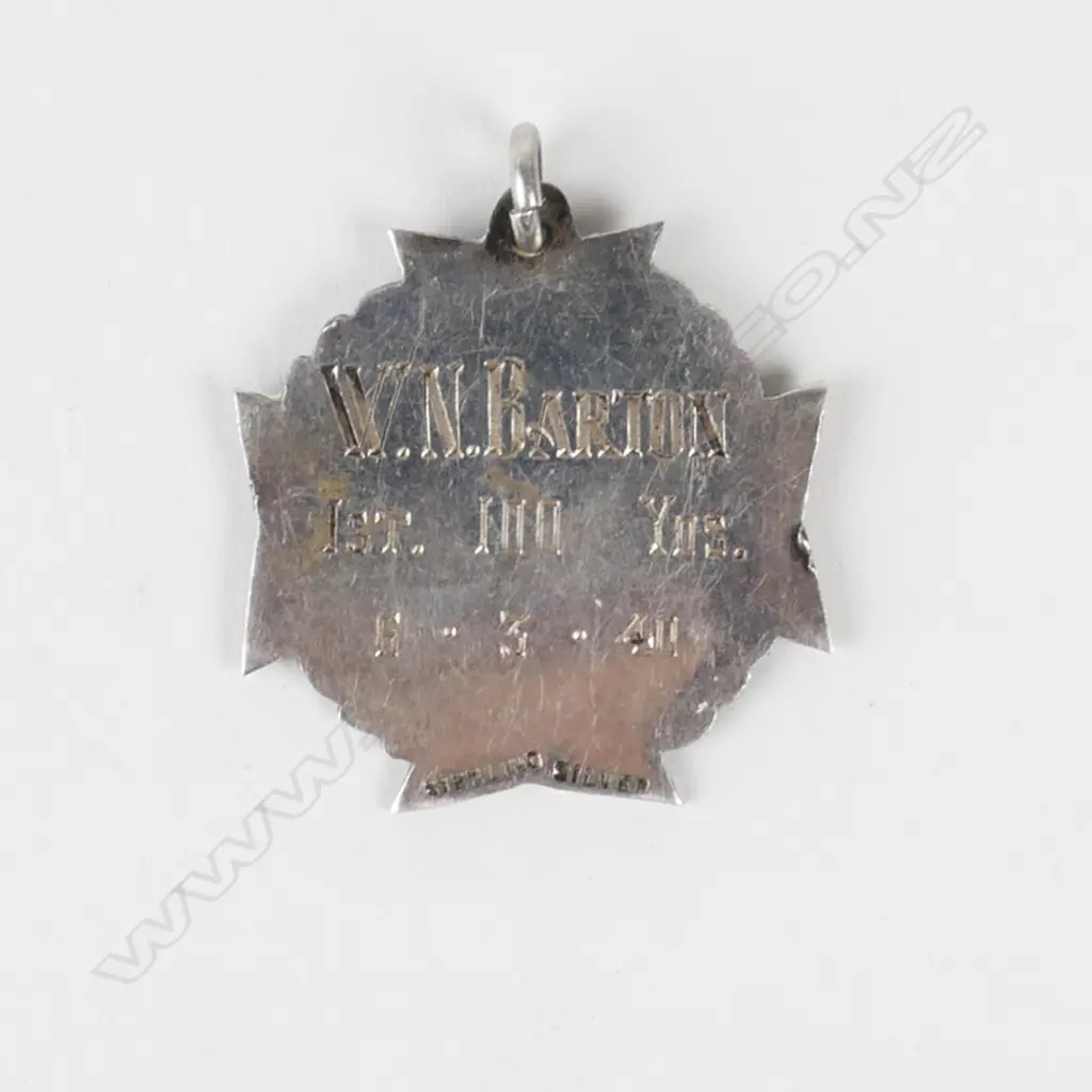 A silver Auckland Amateur Athletic & Cycle Club medallion Image 1++