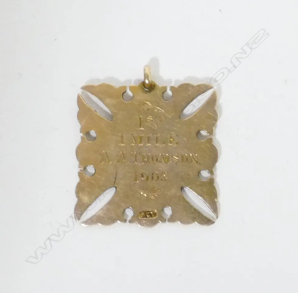 A 9ct. gold Dunedin Amateur Athletic Club medallion Image 1++