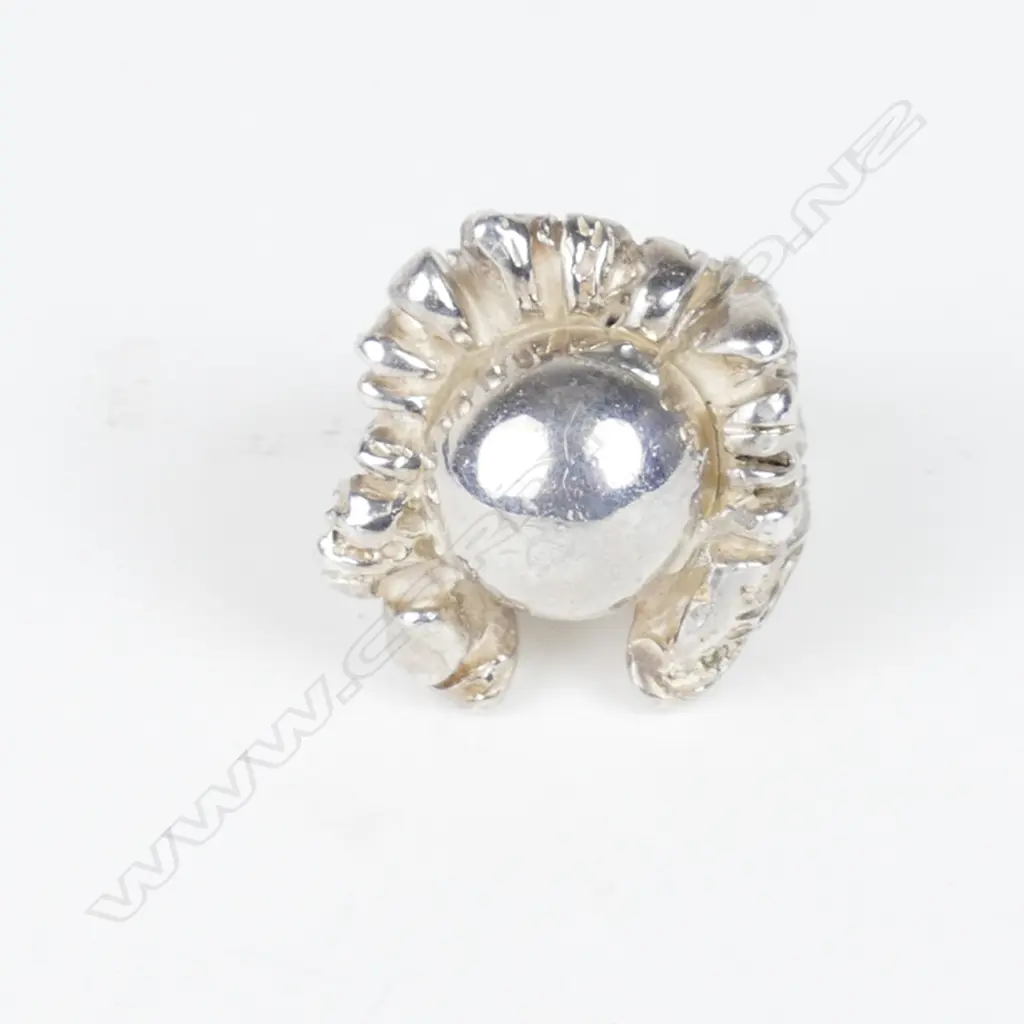 A vintage silver designer ring Image 1++