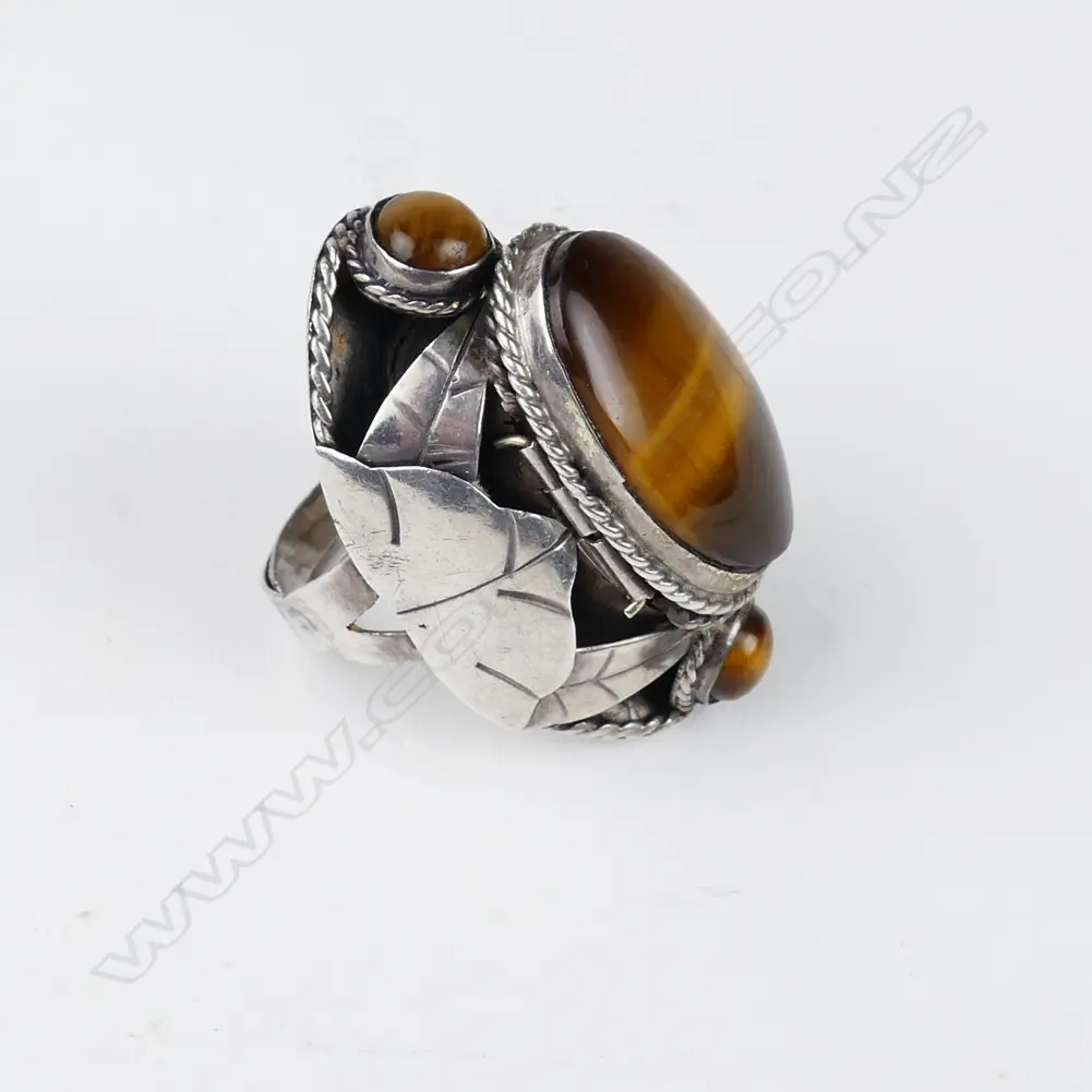 A vintage Mexican silver 'poison' ring Image 1++