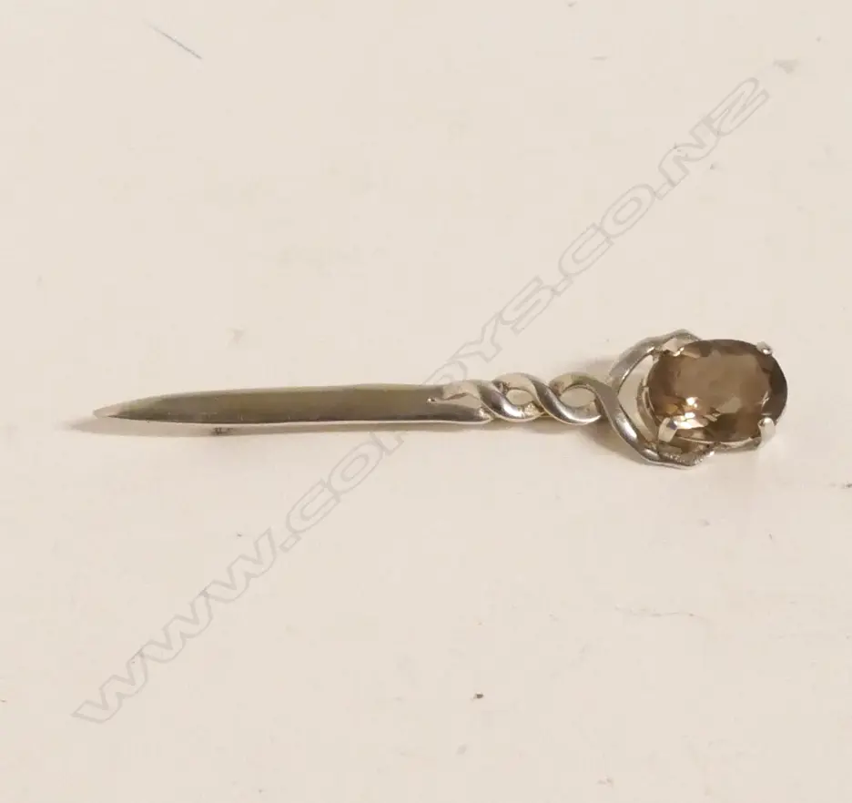 A Scottish silver sword brooch Image 1++