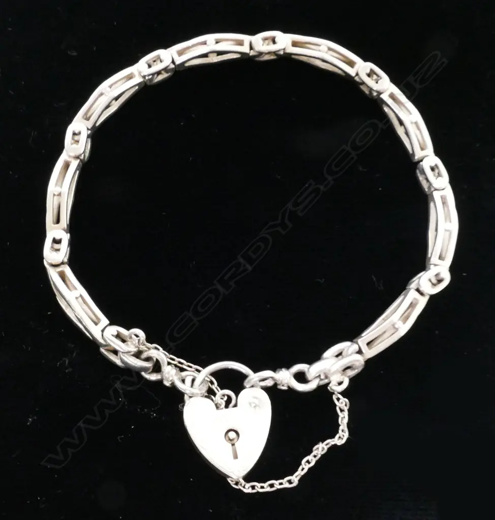 A silver gate bracelet Image 1++