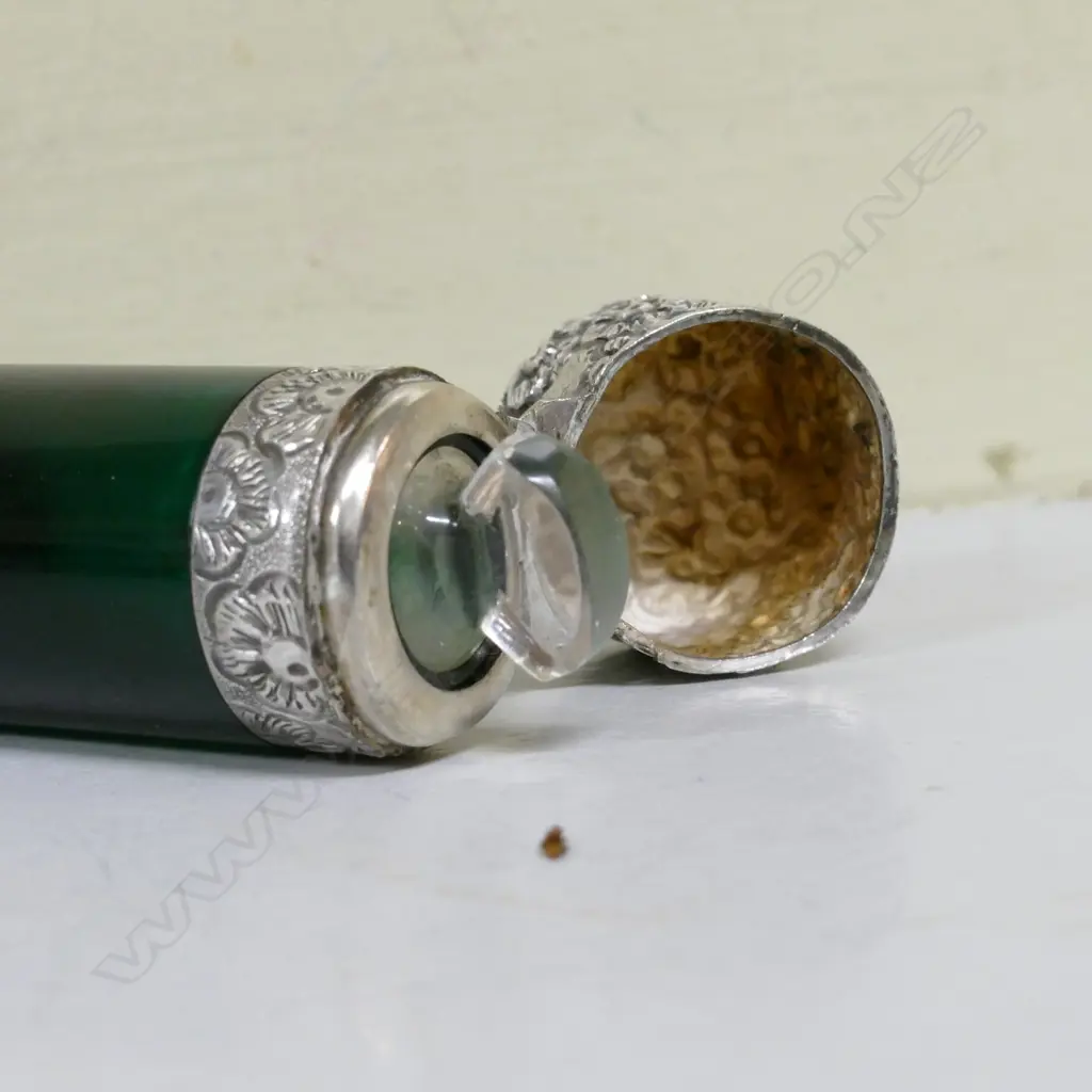 A Victorian silver tall green glass double ended scent bottle Image 1++