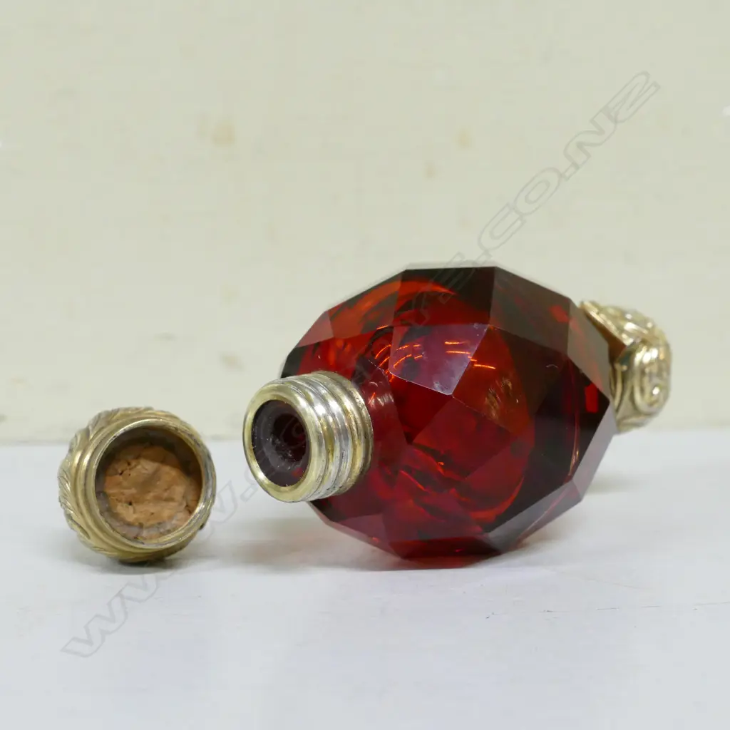 A Victorian silver gilt double ended ruby tear drop scent bottle Image 1++