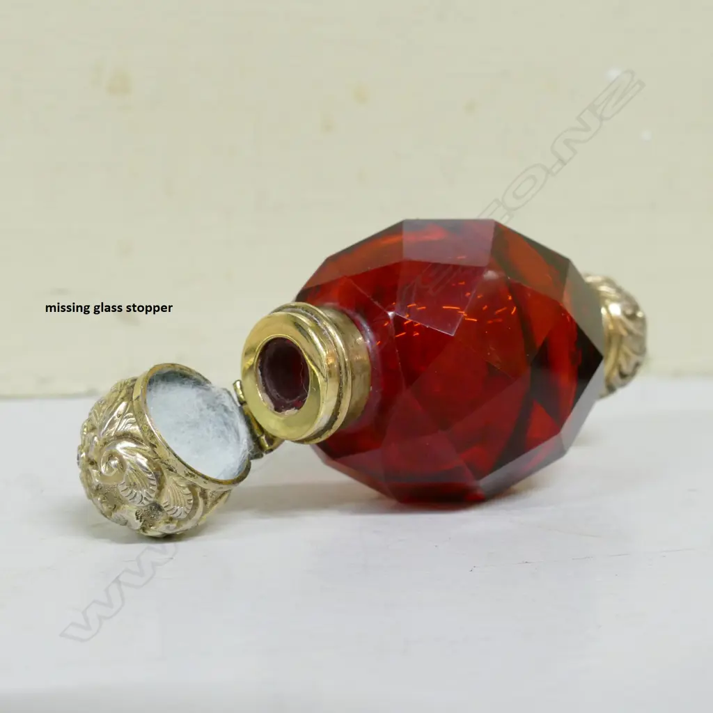 A Victorian silver gilt double ended ruby tear drop scent bottle Image 1++