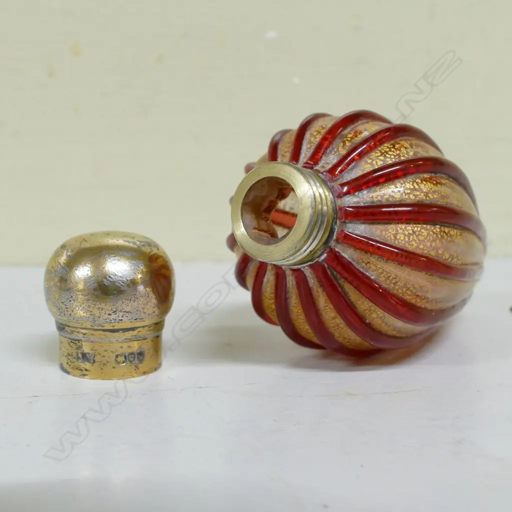 A Victorian silver ruby glass perfume bottle Image 1++