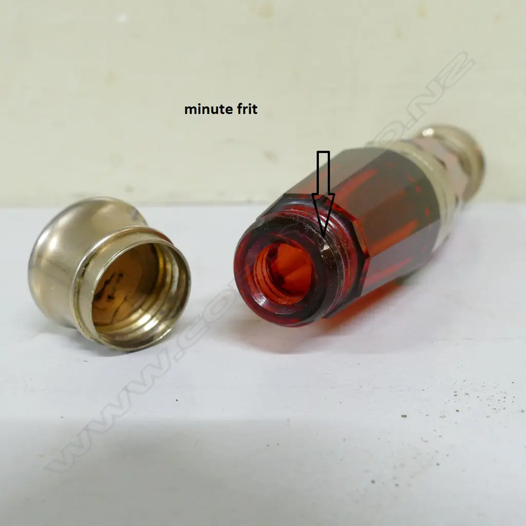 A Victorian silver and ruby glass binocular smelling salts/scent bottle Image 1++