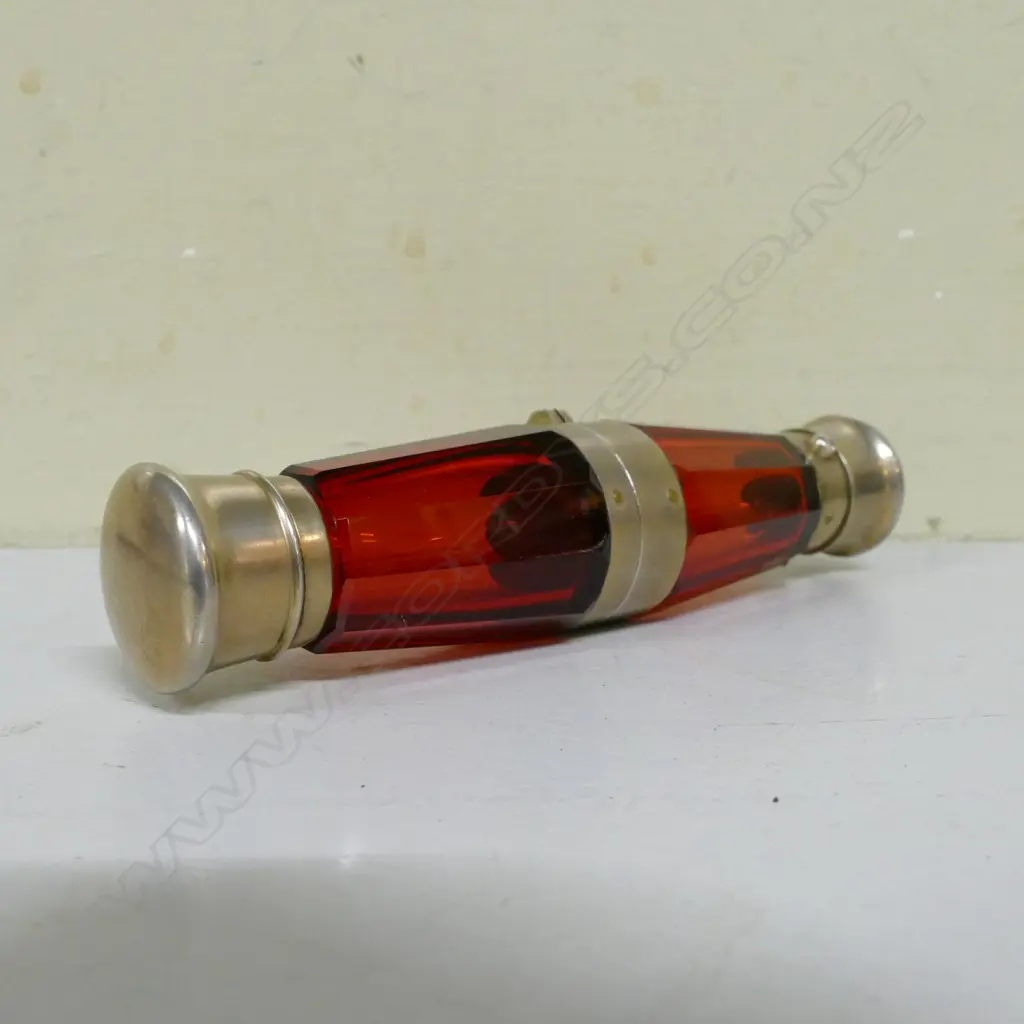 A Victorian silver and ruby glass binocular smelling salts/scent bottle Image 1++