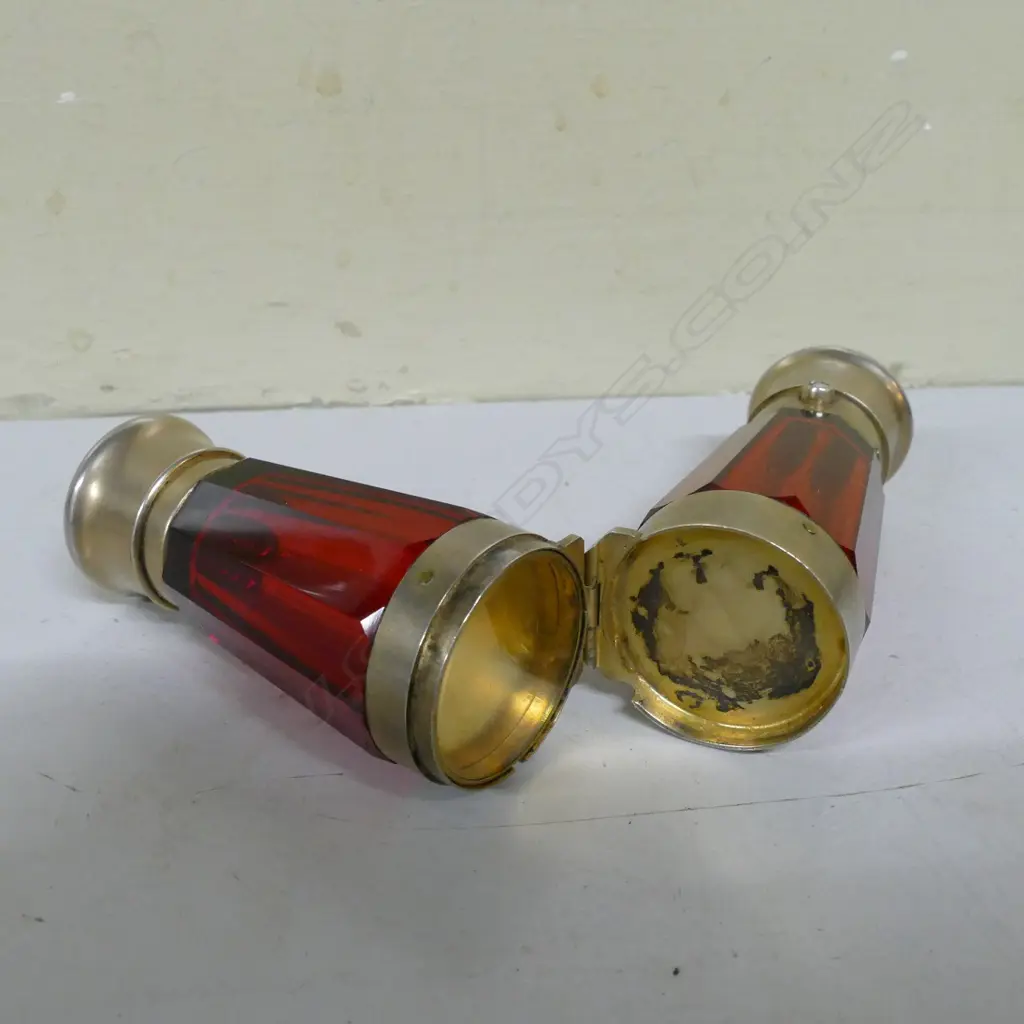 A Victorian silver and ruby glass binocular smelling salts/scent bottle Image 1++