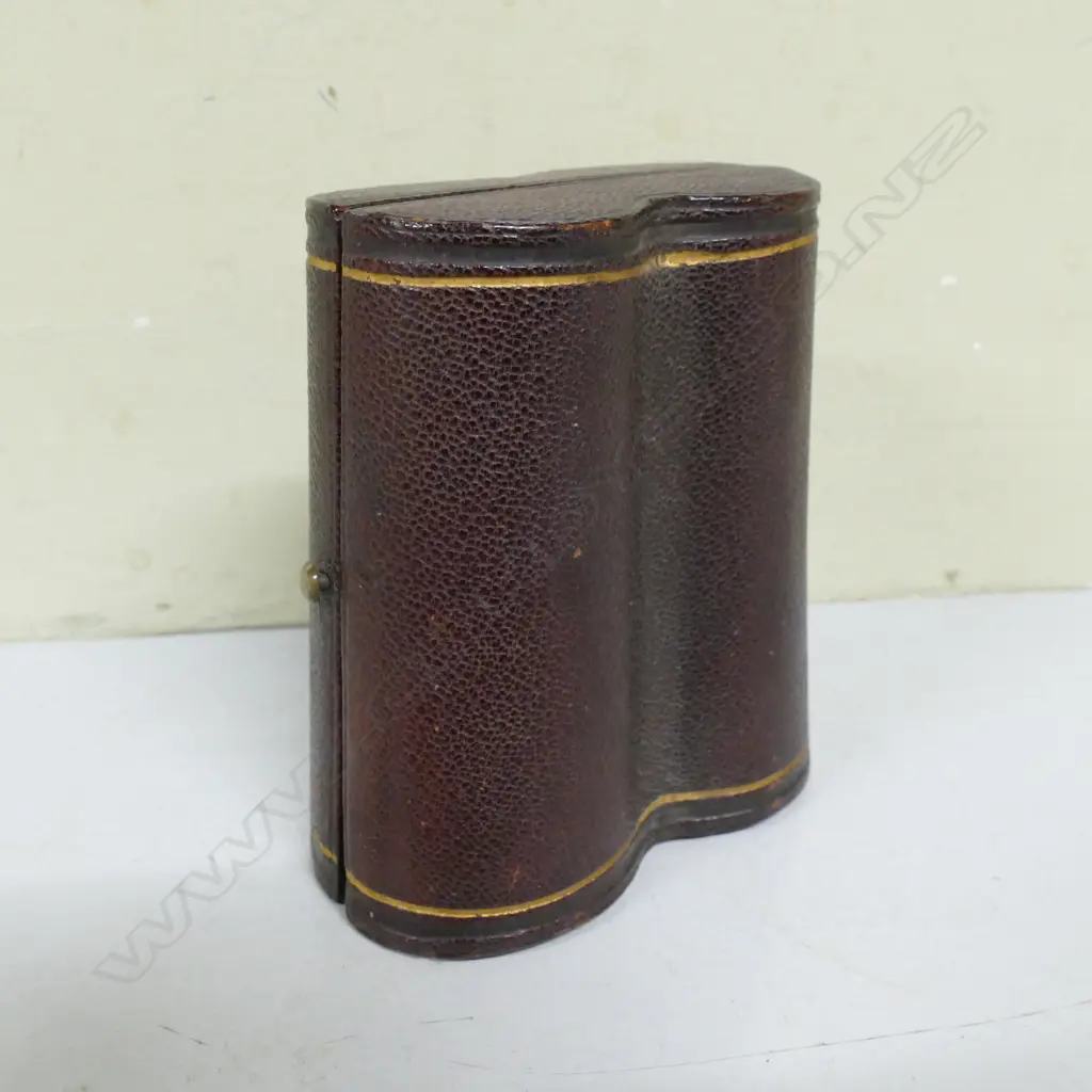 A Victorian silver and ruby glass binocular smelling salts/scent bottle Image 1++