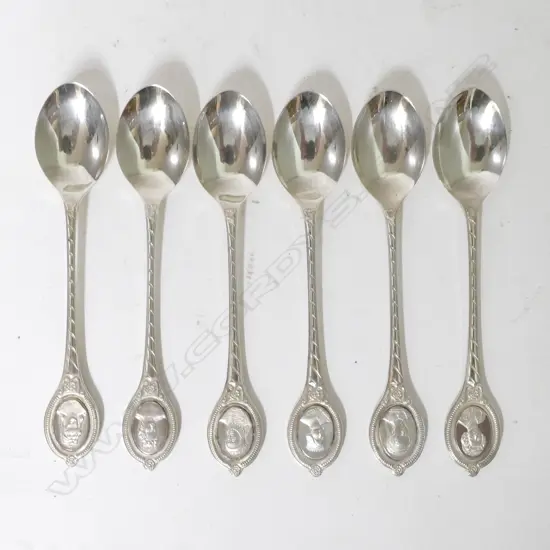 A set of six 'Queen's Heads' silver teaspoons
