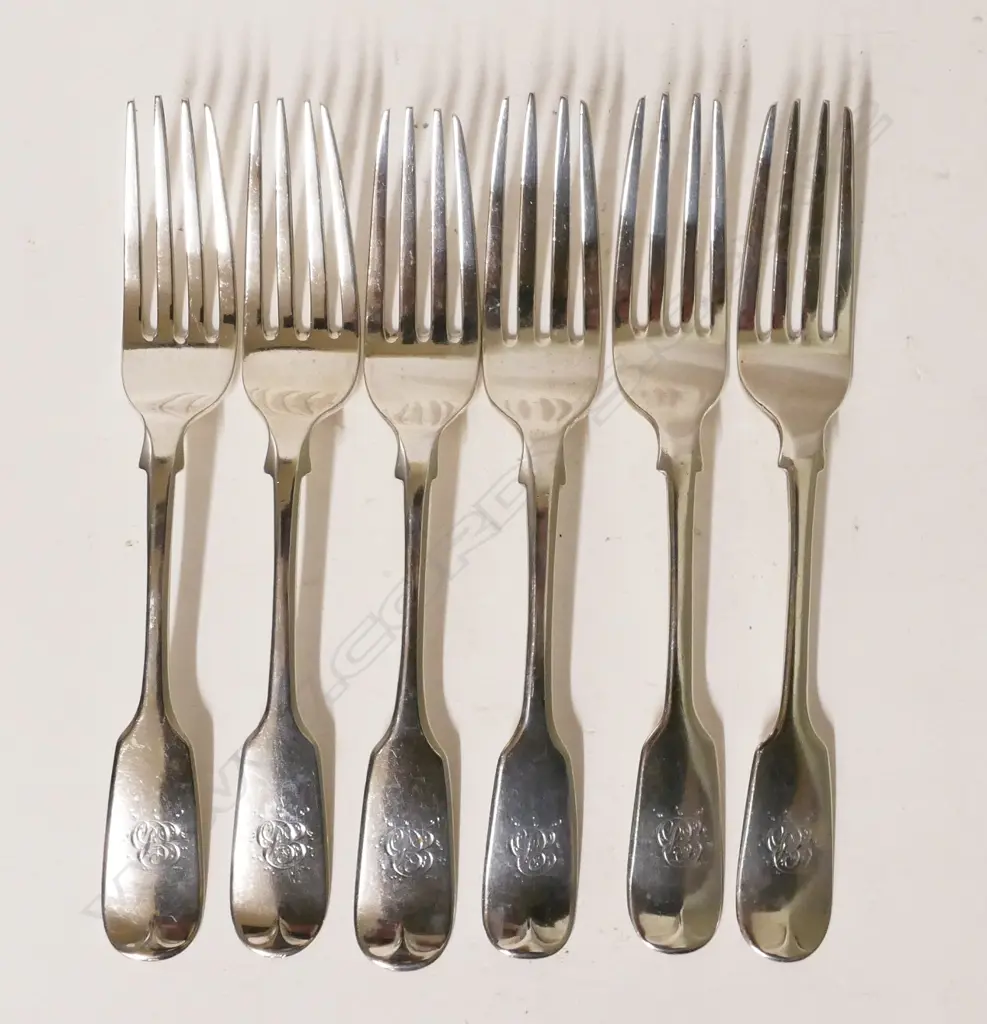 A set of six Victorian silver dessert forks Image 1++