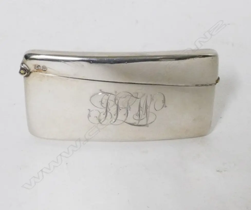 A small late Victorian silver card case Image 1++