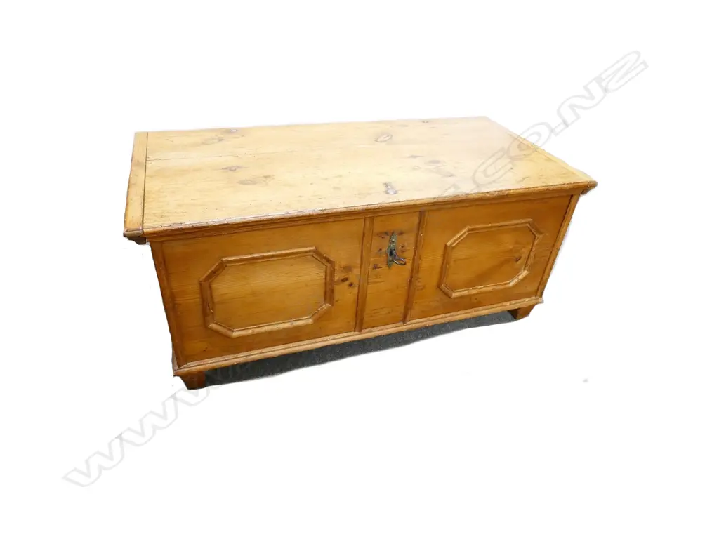 A 19thC pine Dutch storage box Image 1++