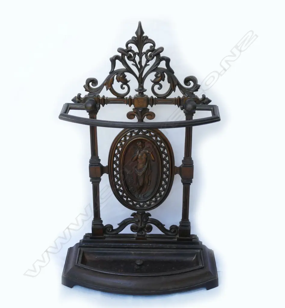 A Victorian cast iron umbrella stand Image 1++