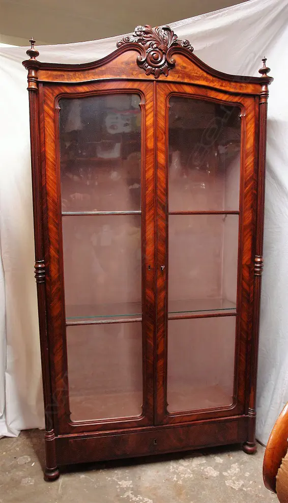 A French mahogany display vitrine Image 1++