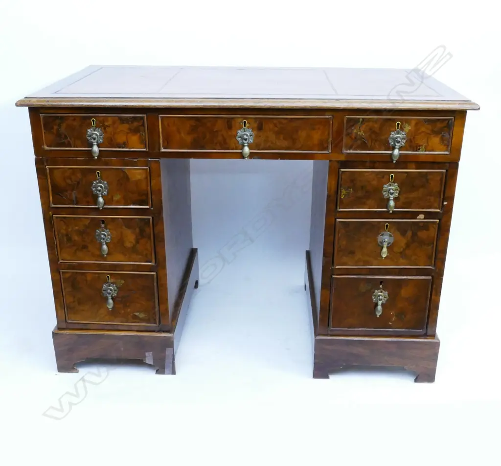 A Victorian walnut twin pedestal desk Image 1++