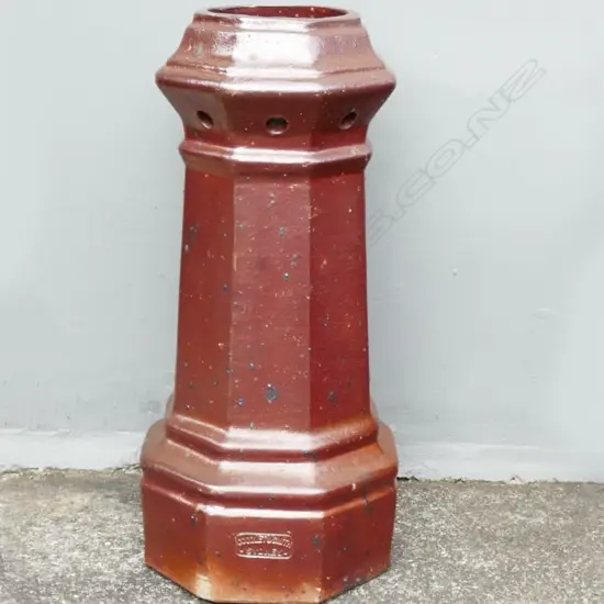 A 19thc Australian Goodlett & Smith Est.1855 chimney pot