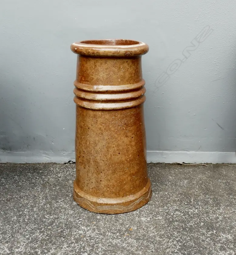 A New Zealand colonial salt glaze chimney pot Image 1++